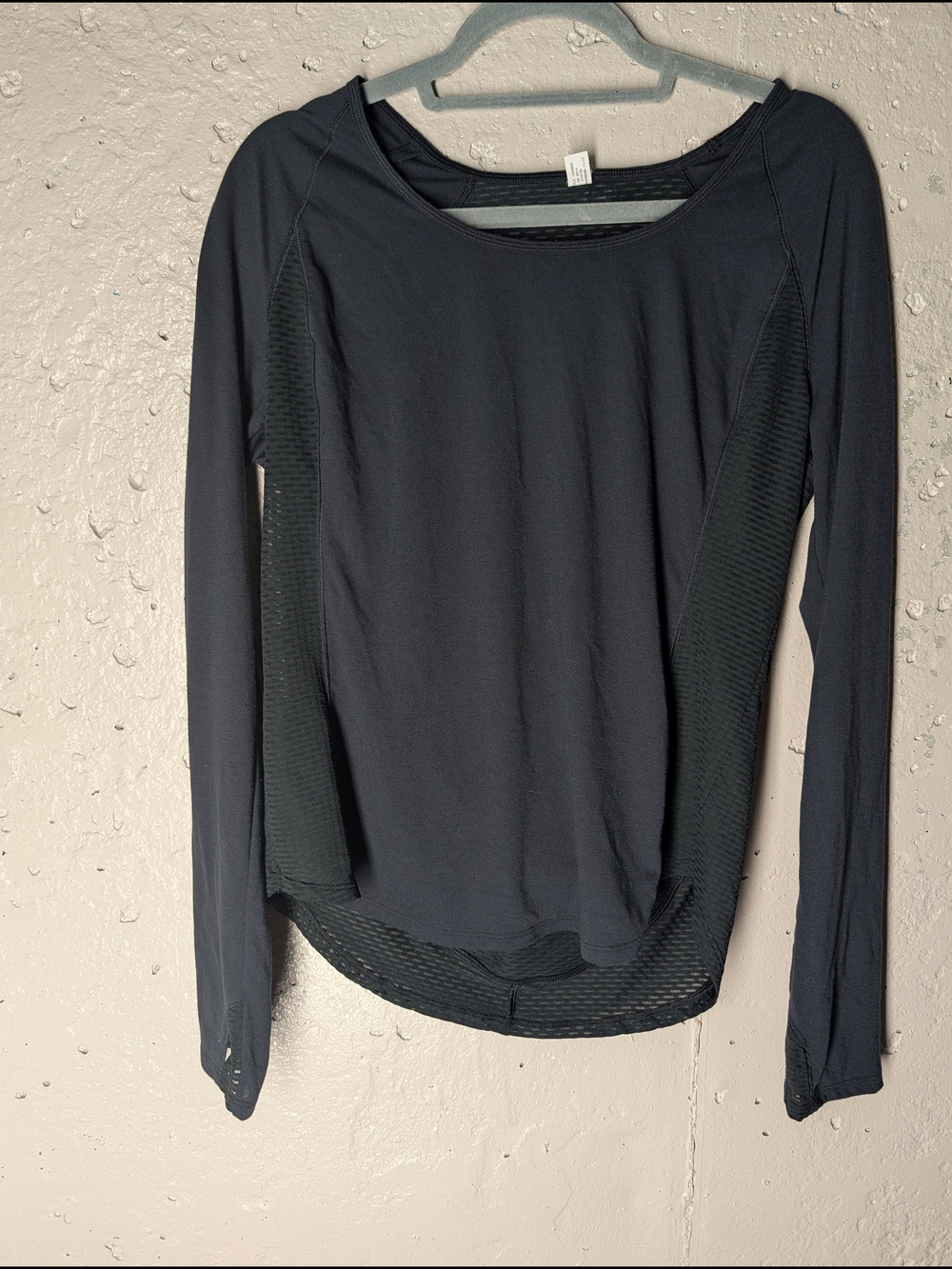 Under Armour HeatGear Black Mesh Running Top Thumbholes Zip Pocket